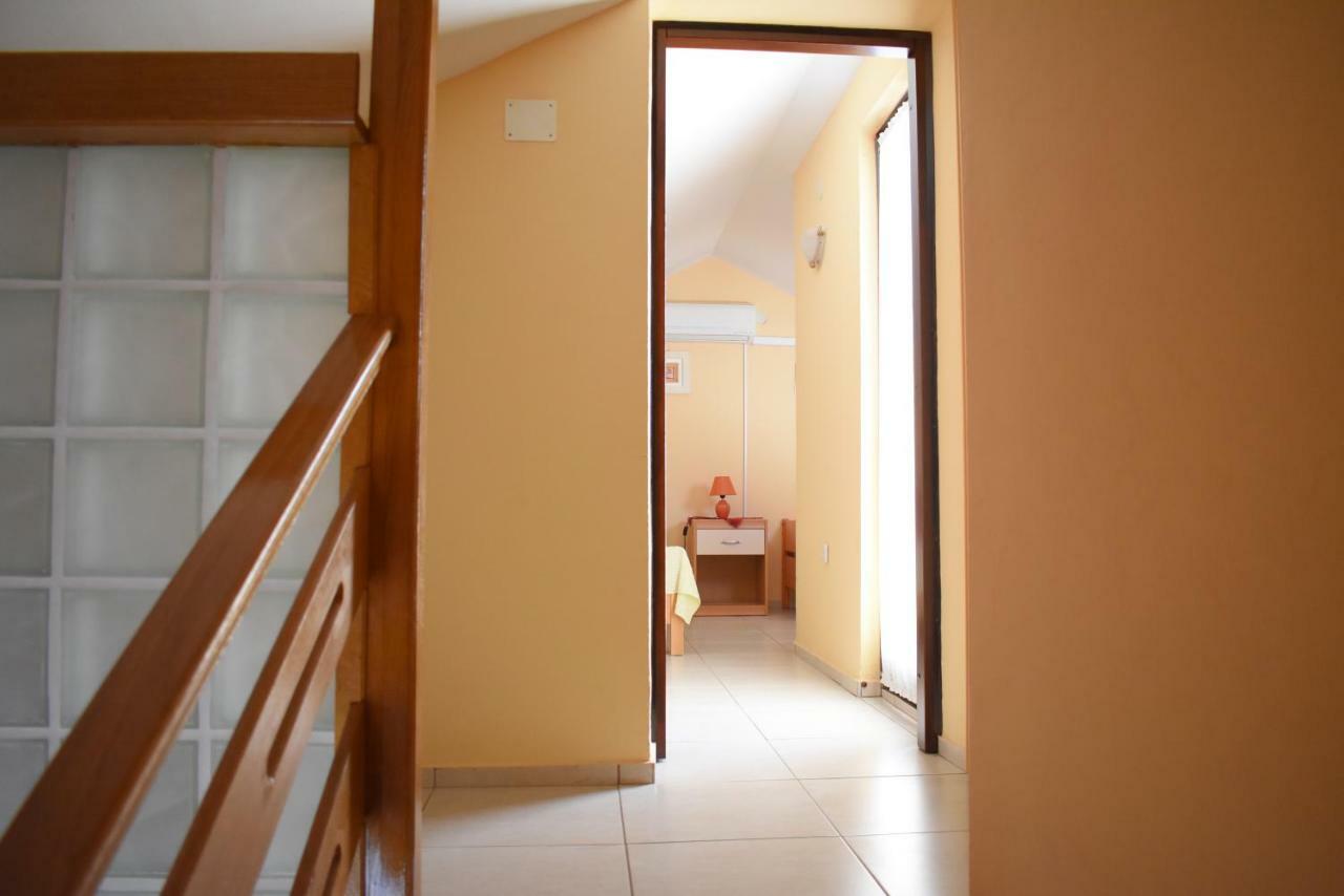 Apartments Srkoc Pinezići Eksteriør billede